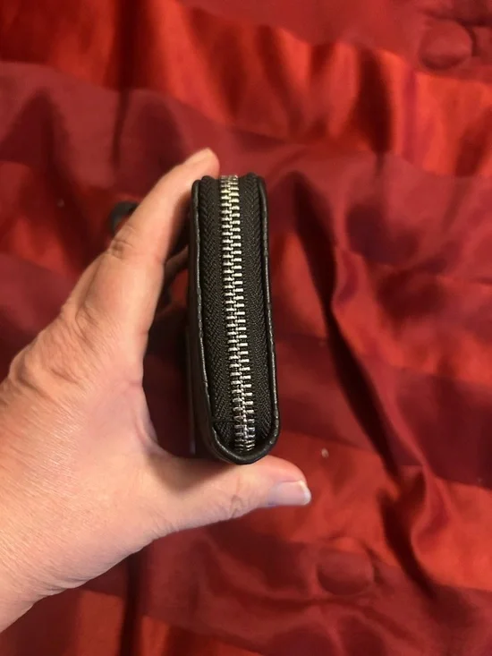 London Fog Black Quilted Zip Wallet Wristlet - Picture 3 of 10